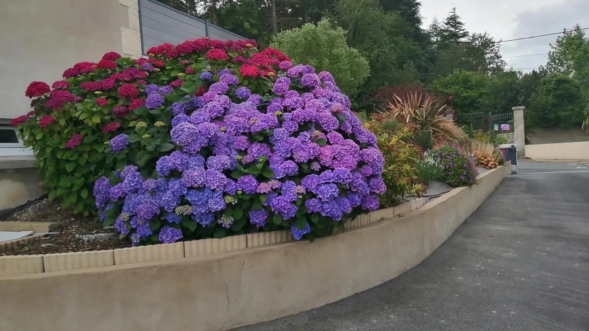 Holiday home Maison Charmante A Tredaniel Avec Jardin Et Terrasse France
