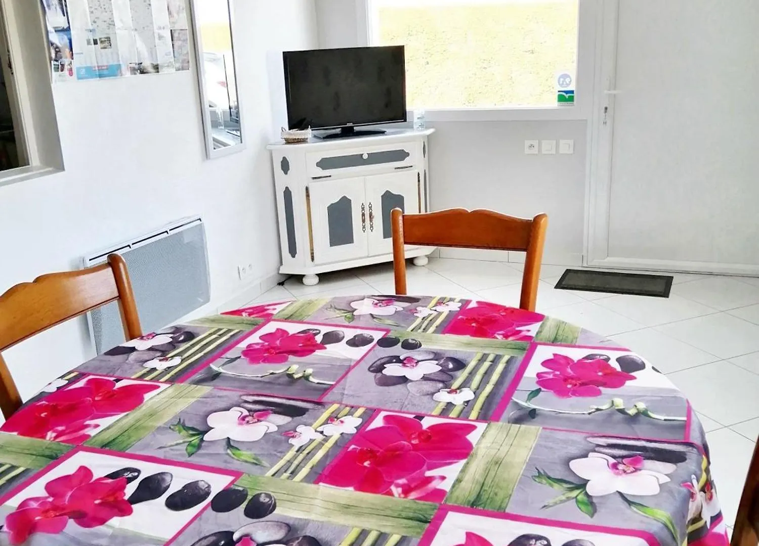 Holiday home Maison Charmante A Tredaniel Avec Jardin Et Terrasse